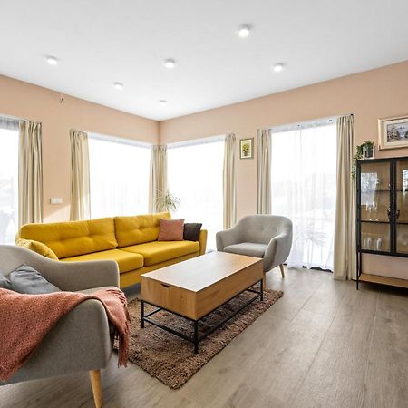 Holiday Home Tina Oklaj Esterno foto